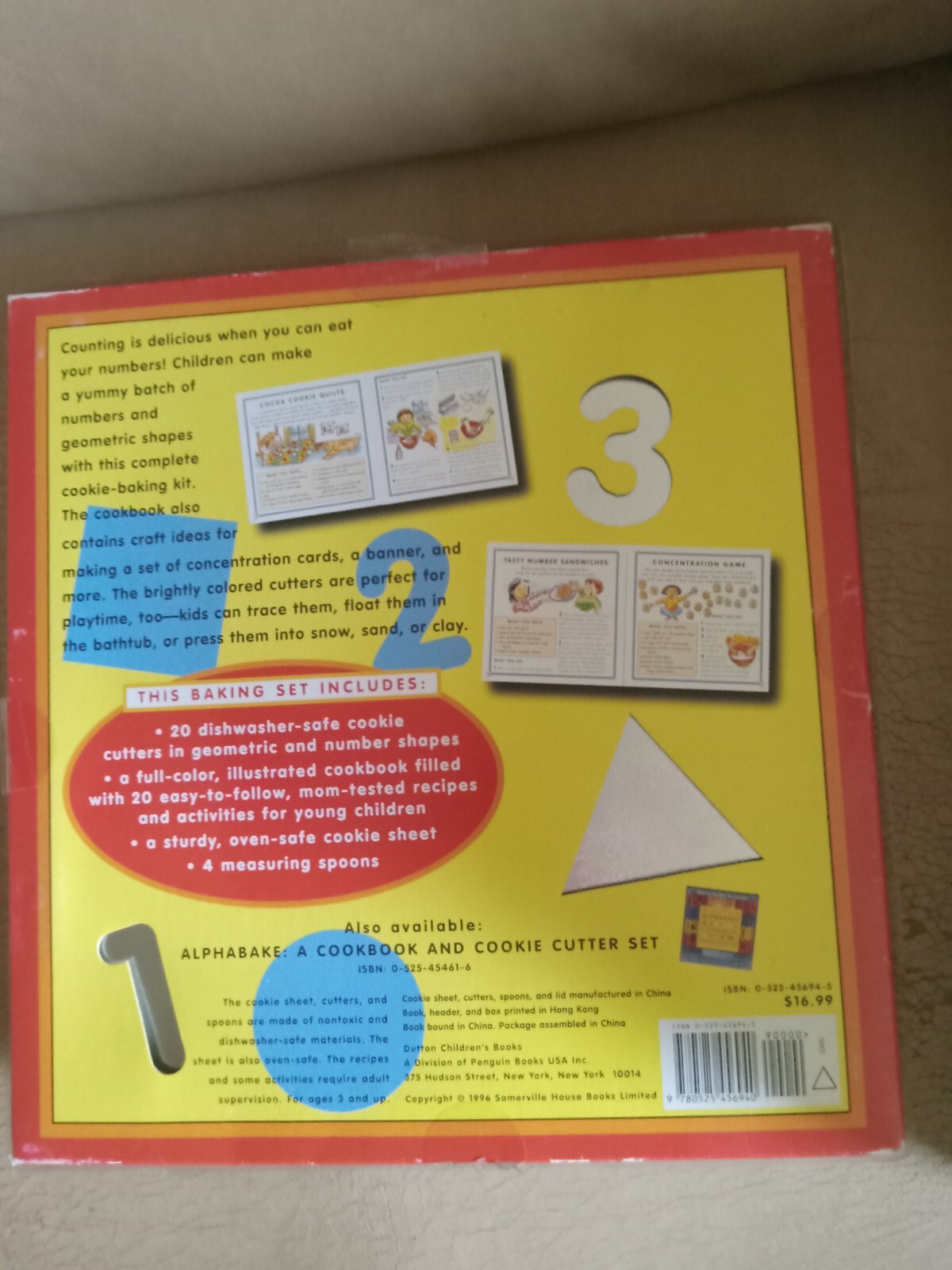 Cookie Count Bake: A Cookbook and Cutter Set – Paperback – GOOD