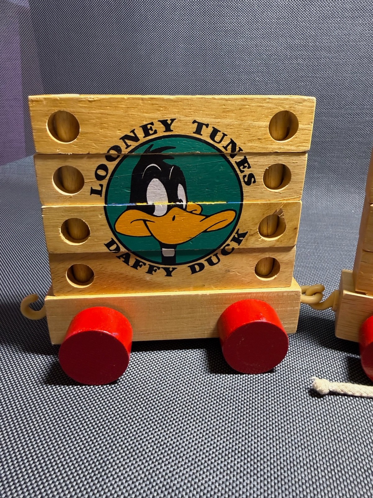 1992 Looney Tunes Wooden Puzzle Pull Toy Train, Engine And Two Rail Cars CLEAN