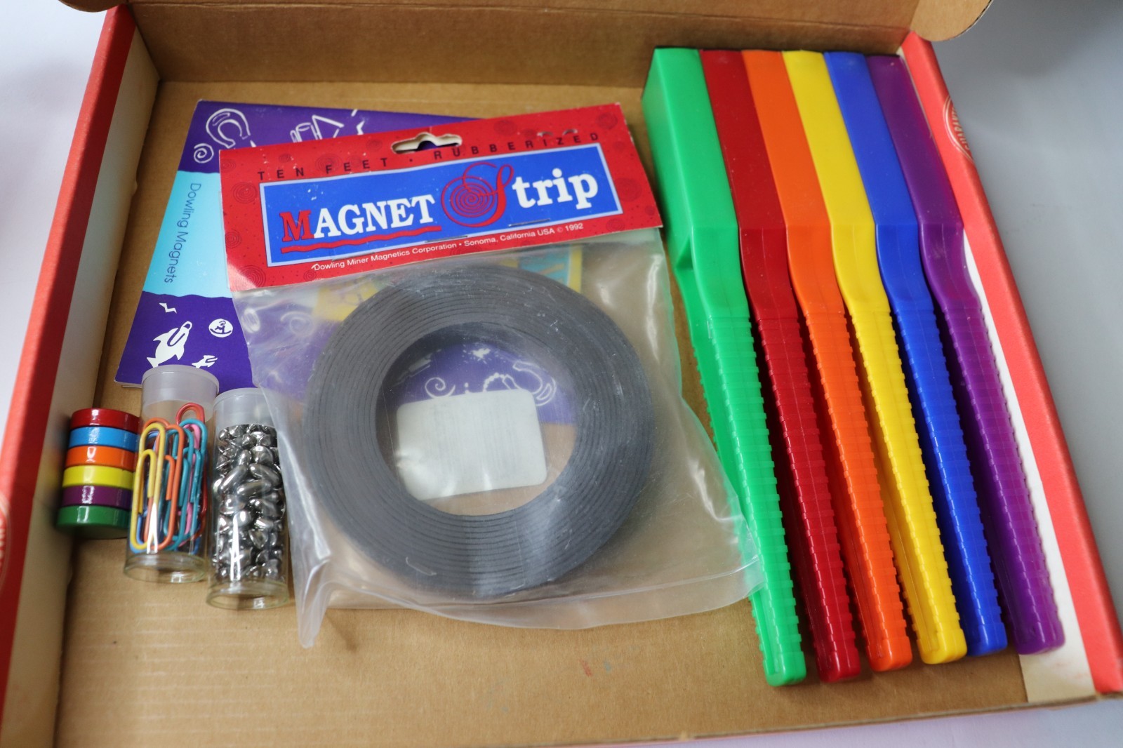 1993 SCIENCE WITH MAGNETS KIT THE HANDS ON SERIES