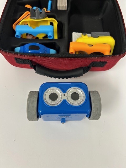 Learning Resources LER2935 Botley The Coding Robot Activity Set + Construction