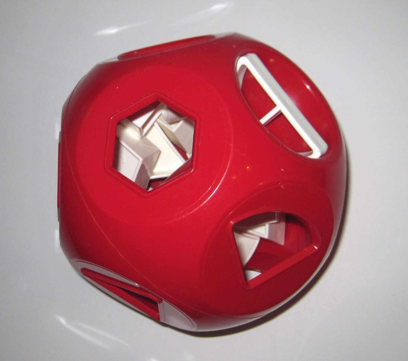 Tupperware Tupper Toys Form Fitter Shape Sorter Ball RED & WHITE