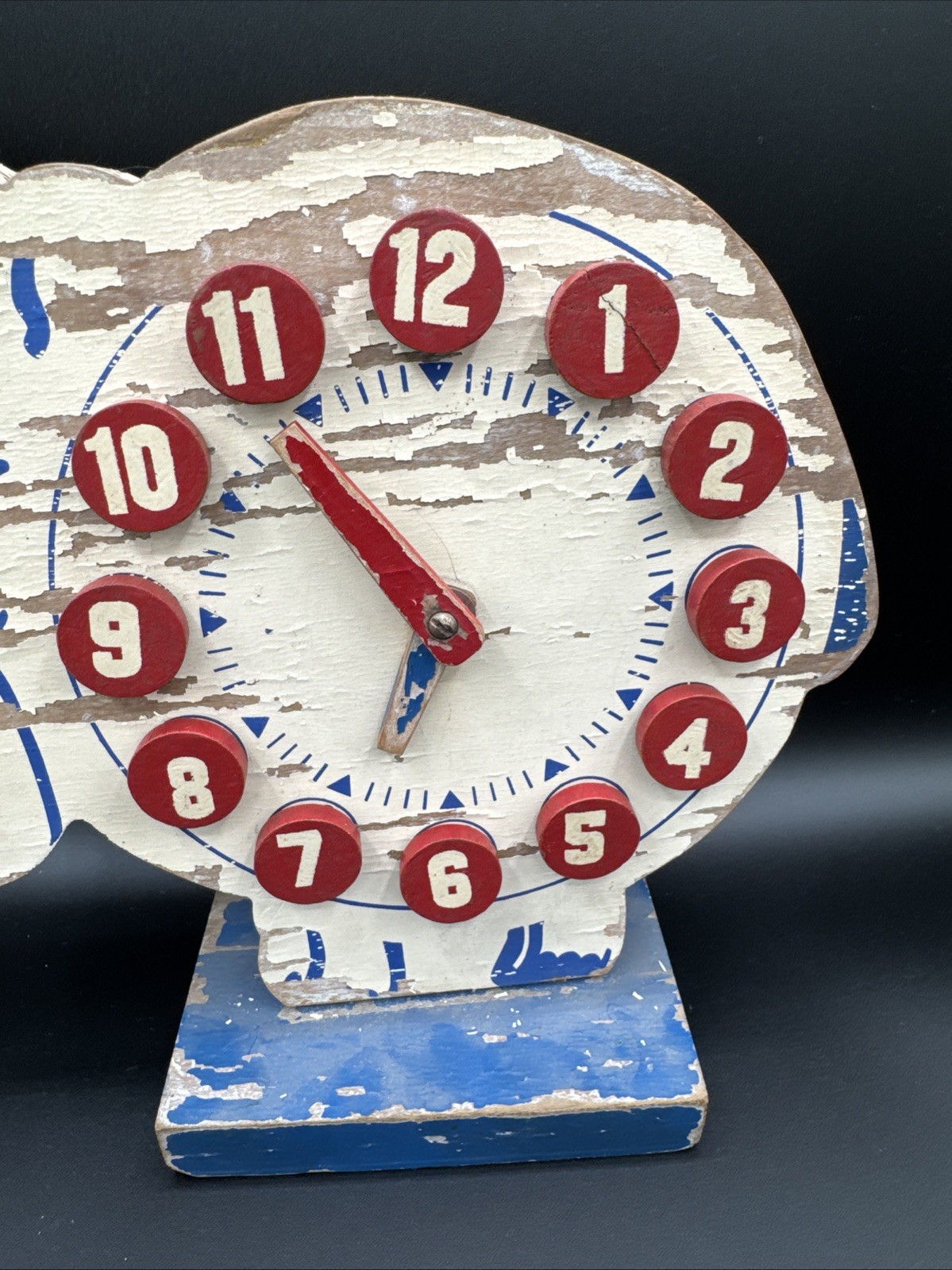 Vintage 1930/40’s Analog Teaching Wooden Clock Removable Pegs. Folk Art. (T13)