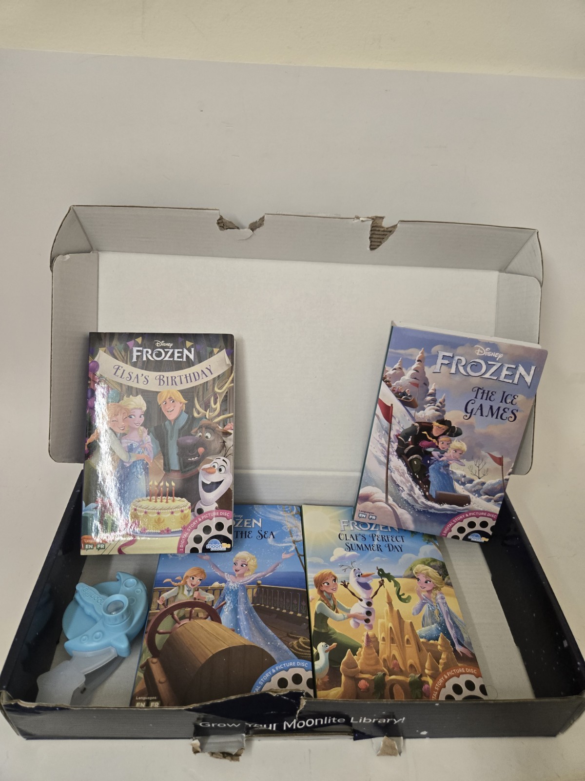 Disney Moonlite Story Time Projector & Frozen Lot Of 4 Disk Sets In Cases