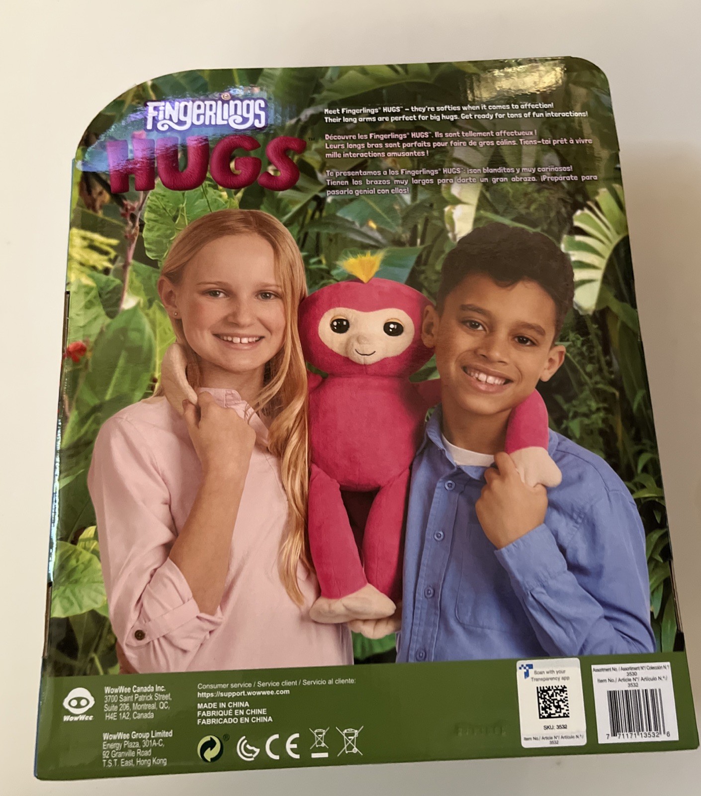 Fingerlings Hugs Bella interactive makes 40+ sounds New