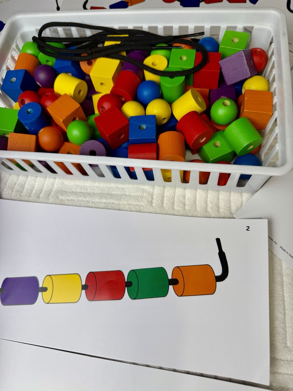 Learning Resources Multicolor Lacing Beads w/ Pattern Cards & Laces 117 pcs