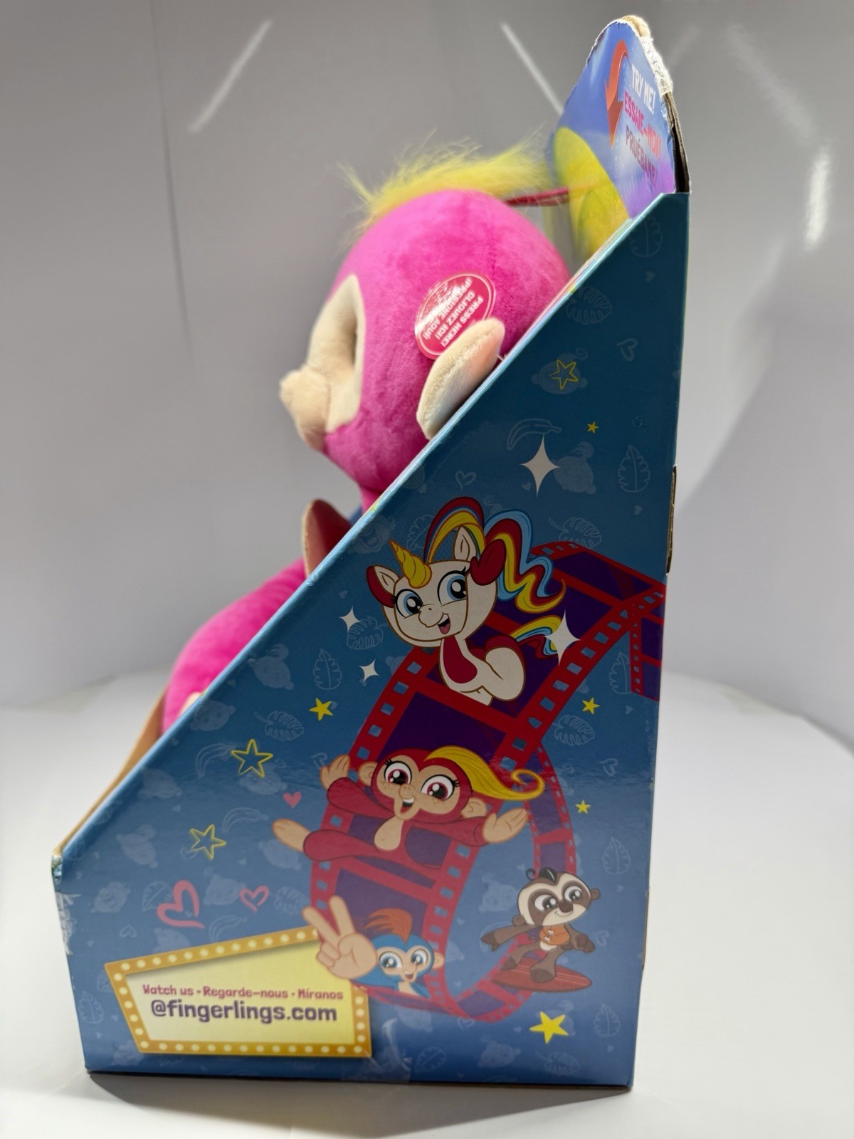 I love to hug monkey Fingerlings Hugs Bella interactive makes 40+ sounds