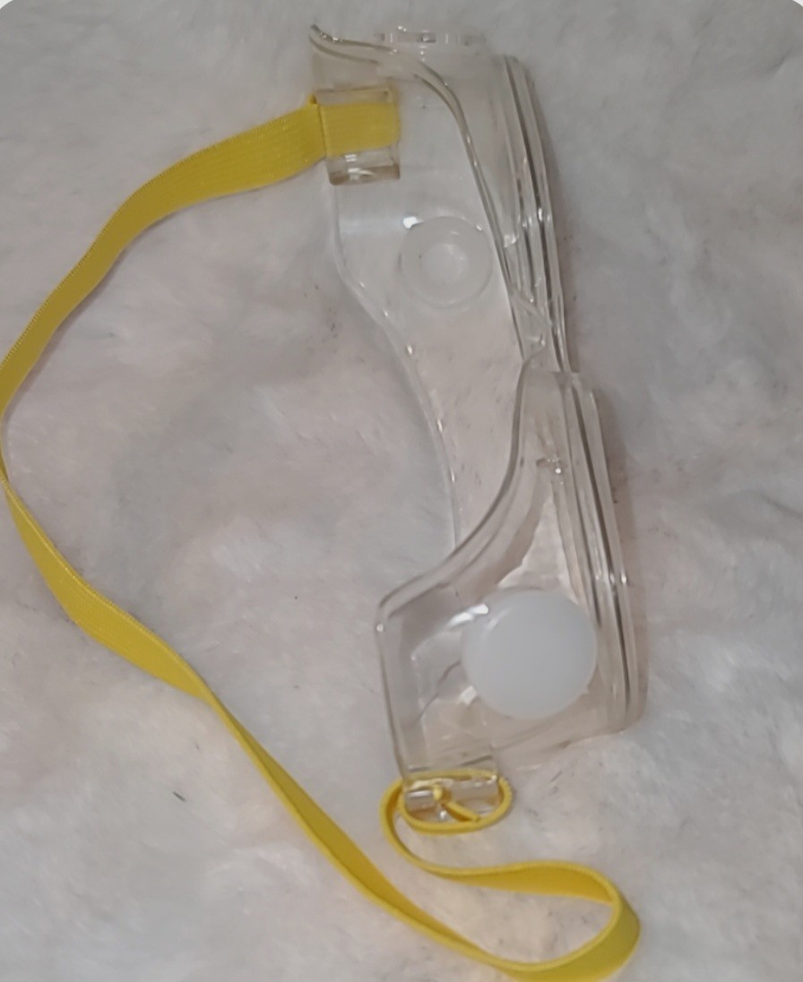 1 Anti-Fog Safety Goggles Science Toy Kids Birthday Gift Protected Fun.