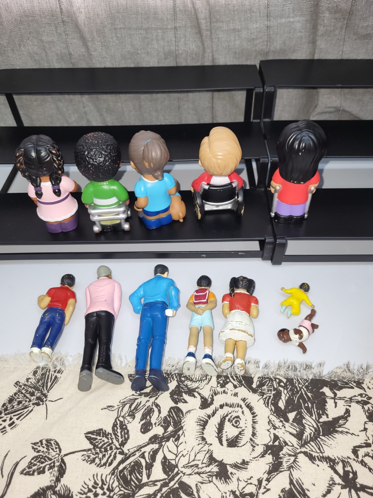 Lakeshore Education VTG PVC & Plastic Toy Block Play People Figures Lot of 12