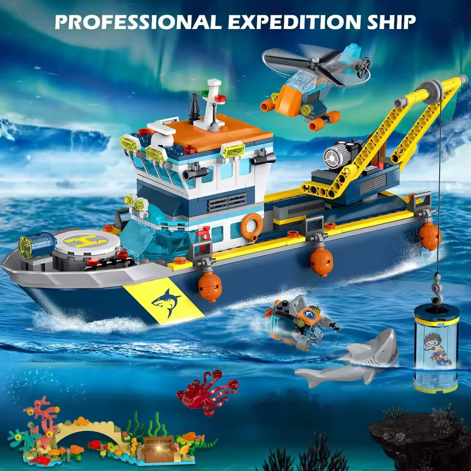 Floatable Boat Building Set with LED-Fun Arctic Explorer Ship with Helicopter