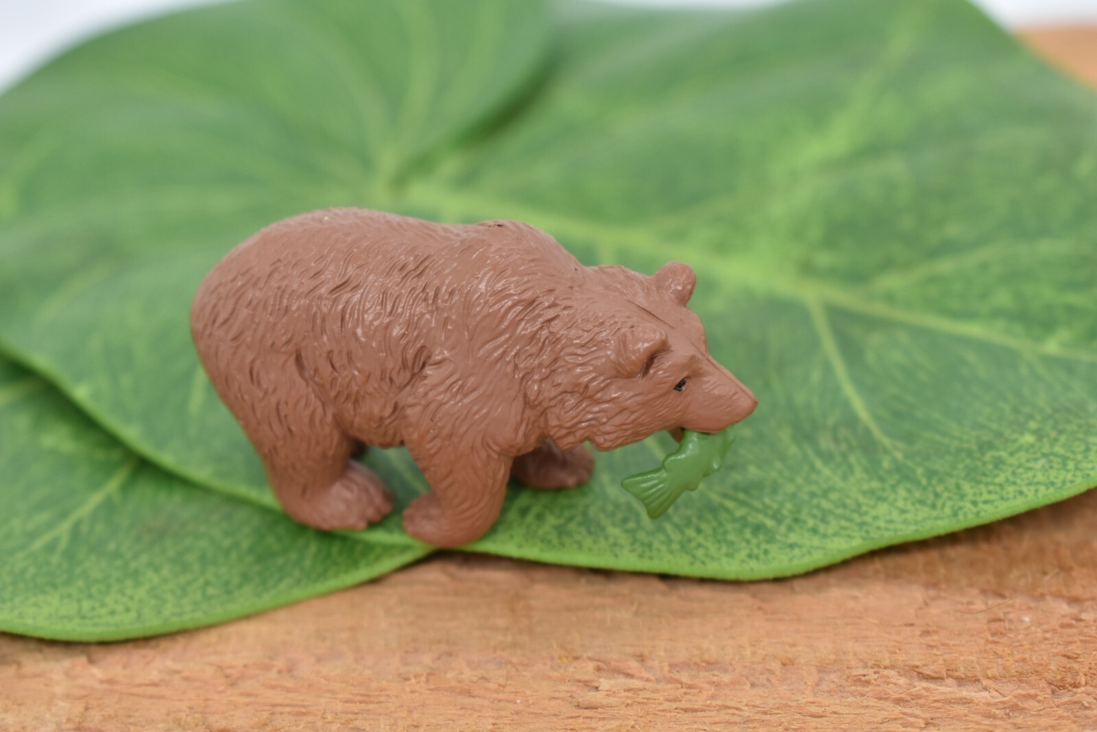 Grizzly Bear, Brown Bear with Fish Realistic Small Toy Model Plastic 2″ F3528