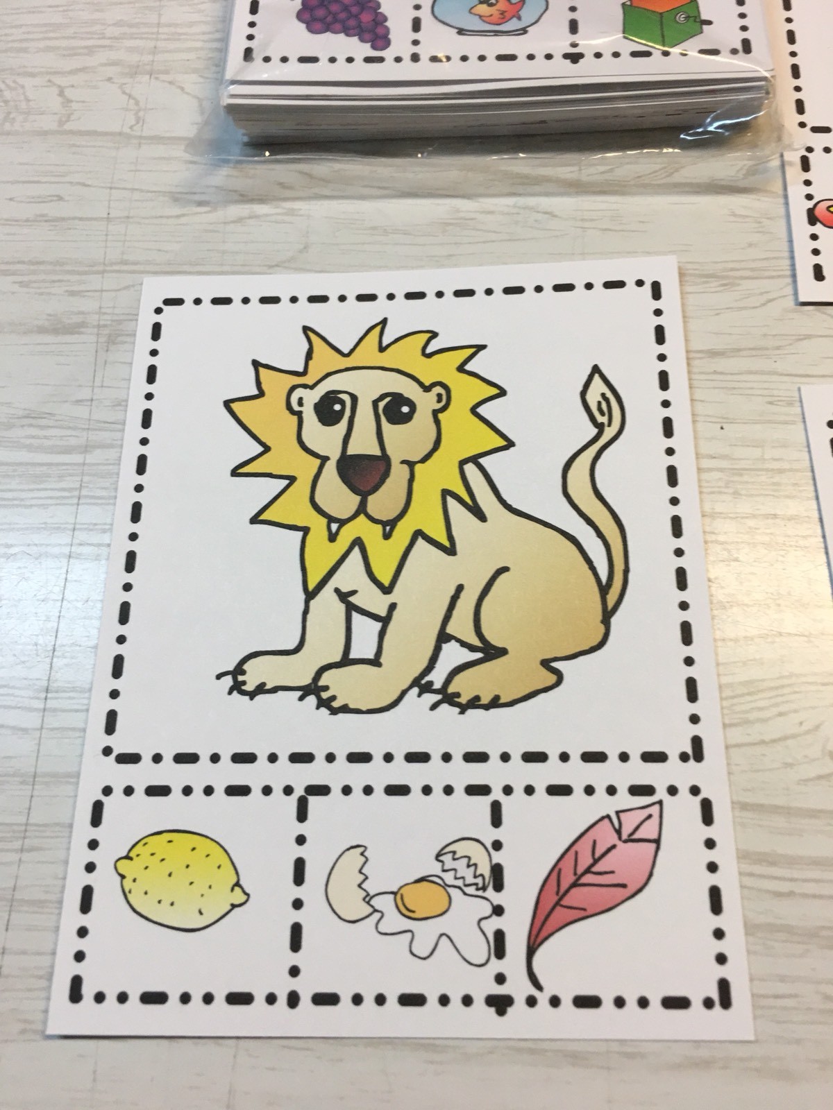 Beginning Sounds – 52 Clothes Pin Cards – Cards For Learning Centers