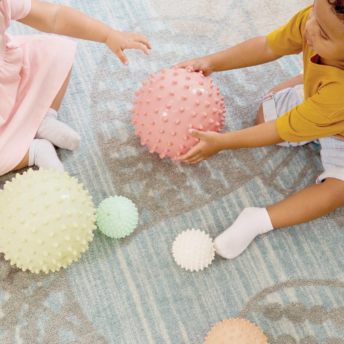 Kaplan Early Learning Sensory Balls – Set of 6