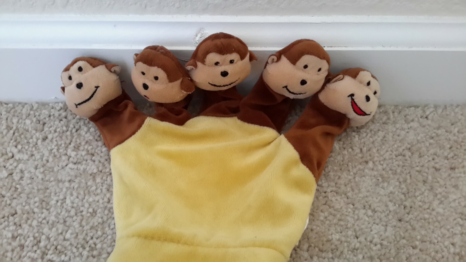 5 Silly 3D heads Monkeys Fingers Glove Hand Puppet Plush Baby Piggy Toes