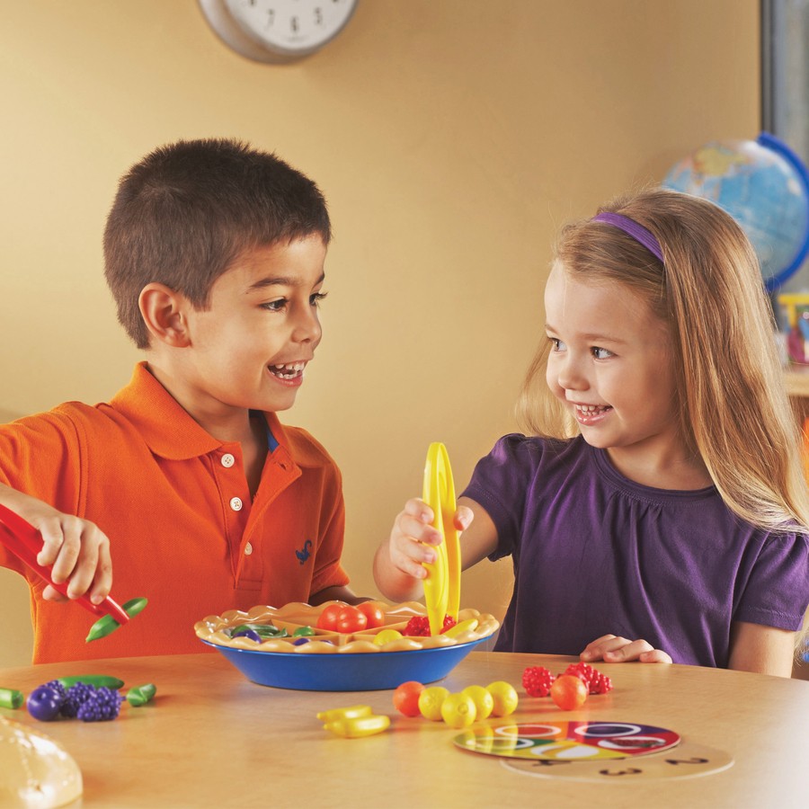 Learning Resources LER6216 Super Sorting Pie – 60 Counters, Tweezers