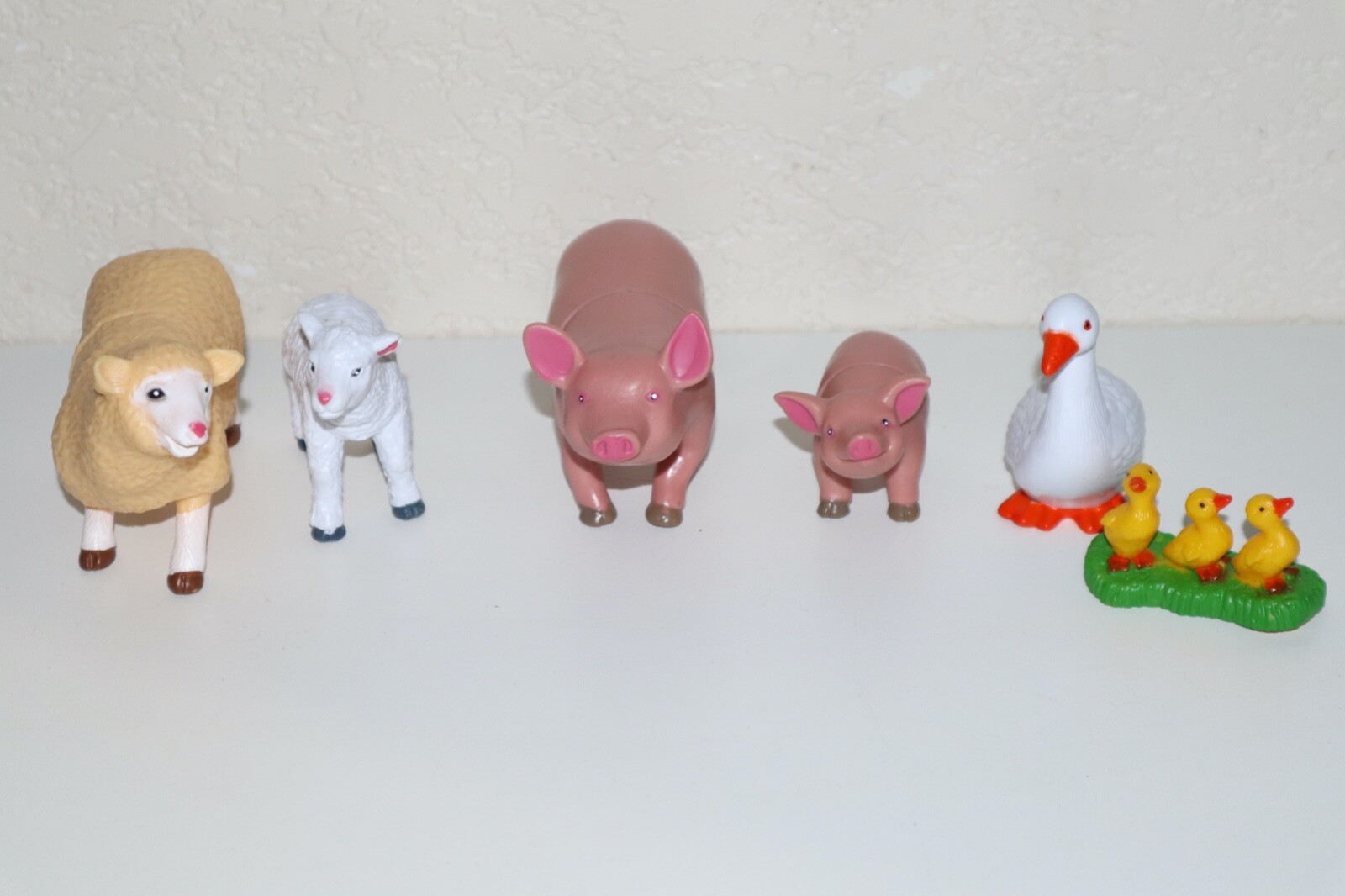 Learning Resources Jumbo Farm Animals Mommas and Babies – Lot of 6