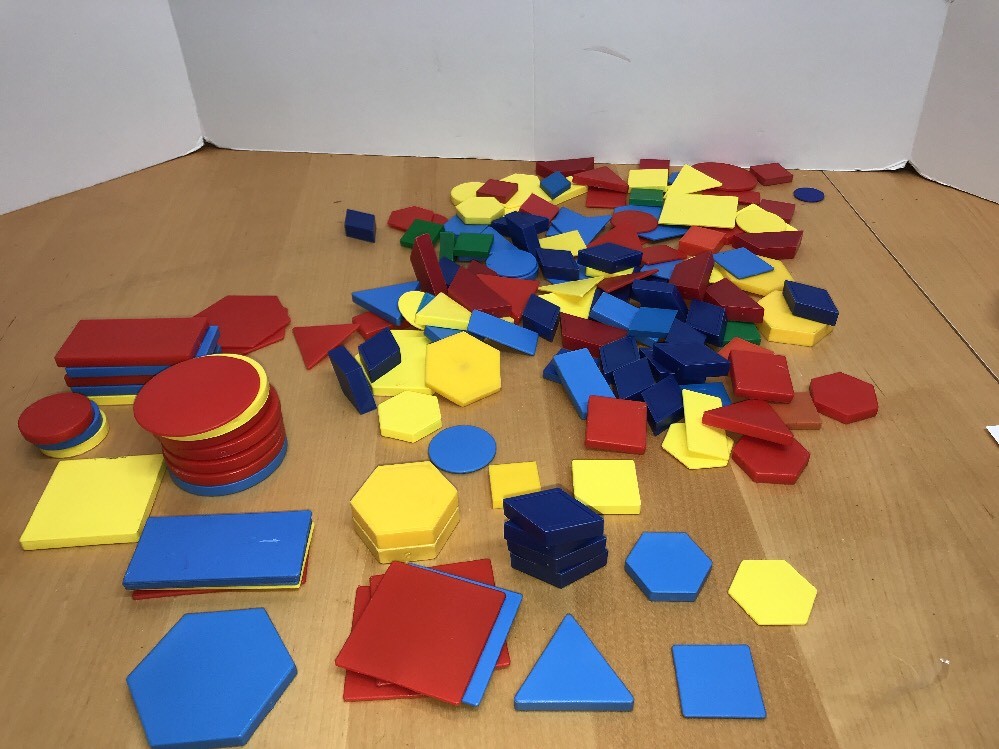 2D SHAPE ACTIVITY – DESK SET – Circles, Triangles, Squares, Rectangles, Hexagons
