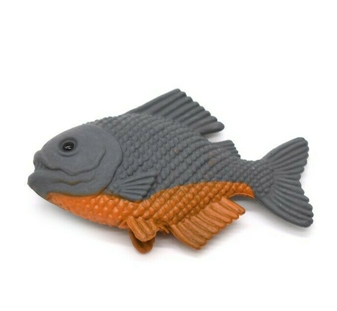 Plastic Piranha 2 1/2-inch toy fish – F424 B8
