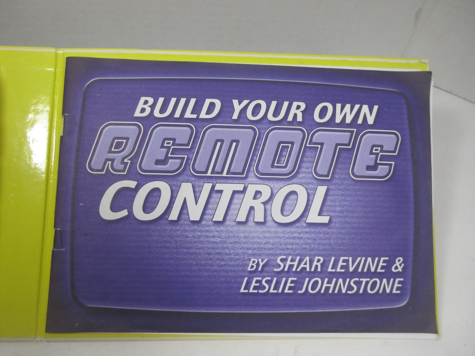 2001 Becker & Mayer Books Build Your Own Remote Control kit ages 8-12 kids toy
