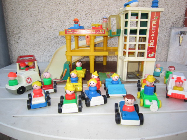 Fisher Price Garage Ref 930 Year 1970 17 Vehicles With Characters + 1 Minibus