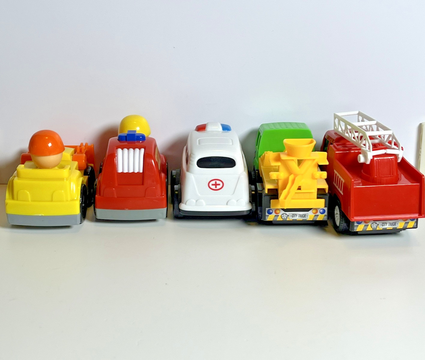 Toddler Toy Vehicle Plastic Truck Car LOT of 5 Construction Fire Ambulance Kids