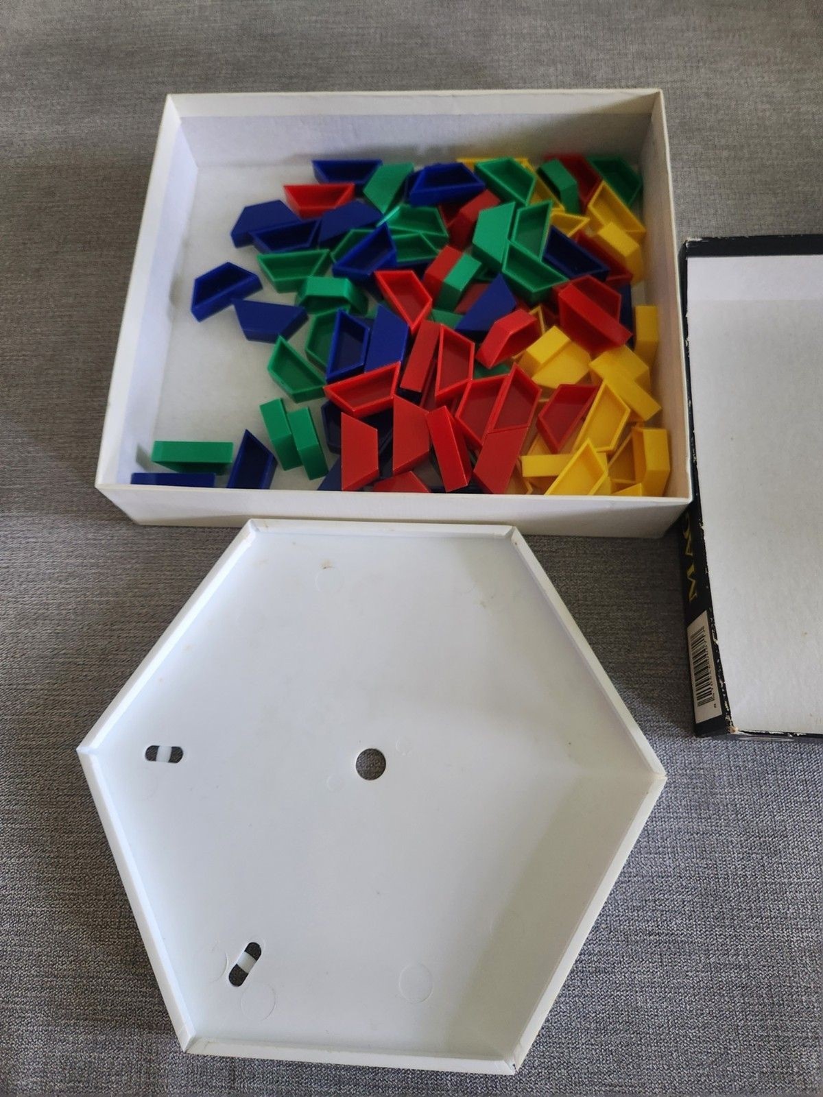 Diset International Magic Mosaic Educational Puzzle – Creative Pattern Building