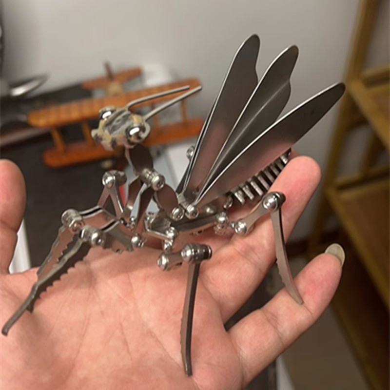 Mantis model screw puzzle 3D model stainless steel assembled finished toy
