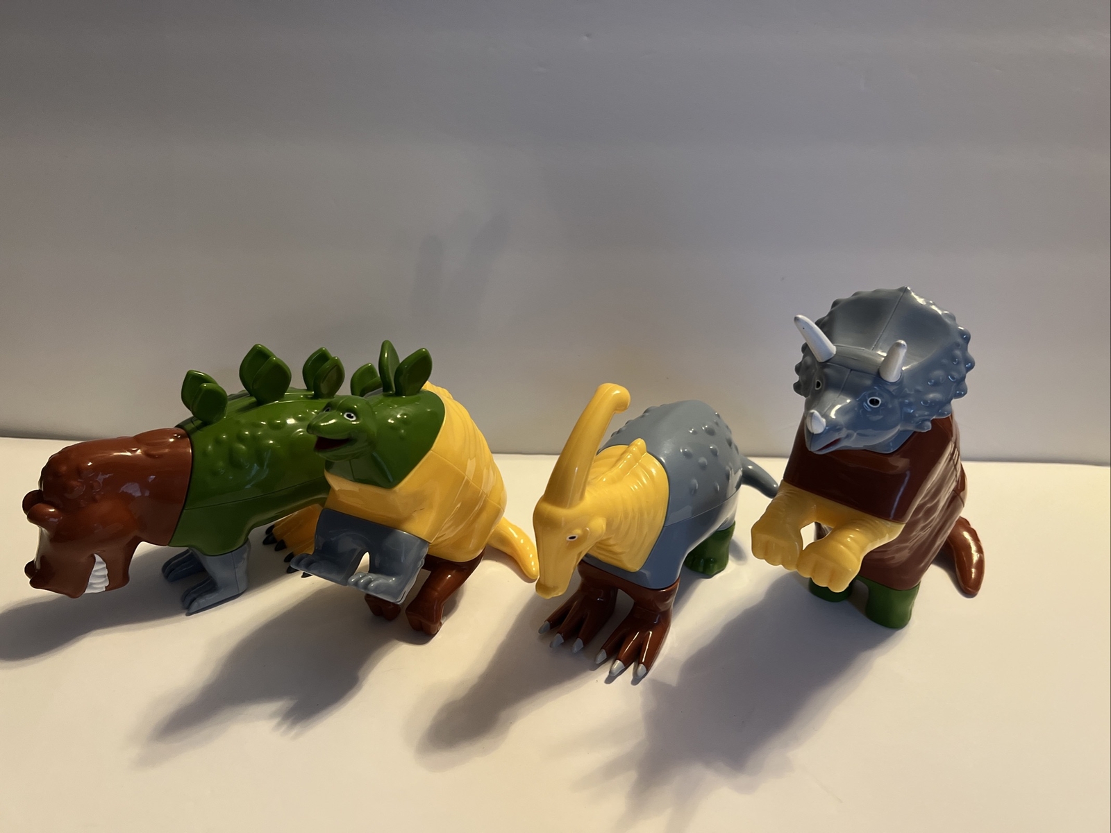 Popular Playthings Magnetic Mix or Match Dinosaurs Lot Of 4 All Here.