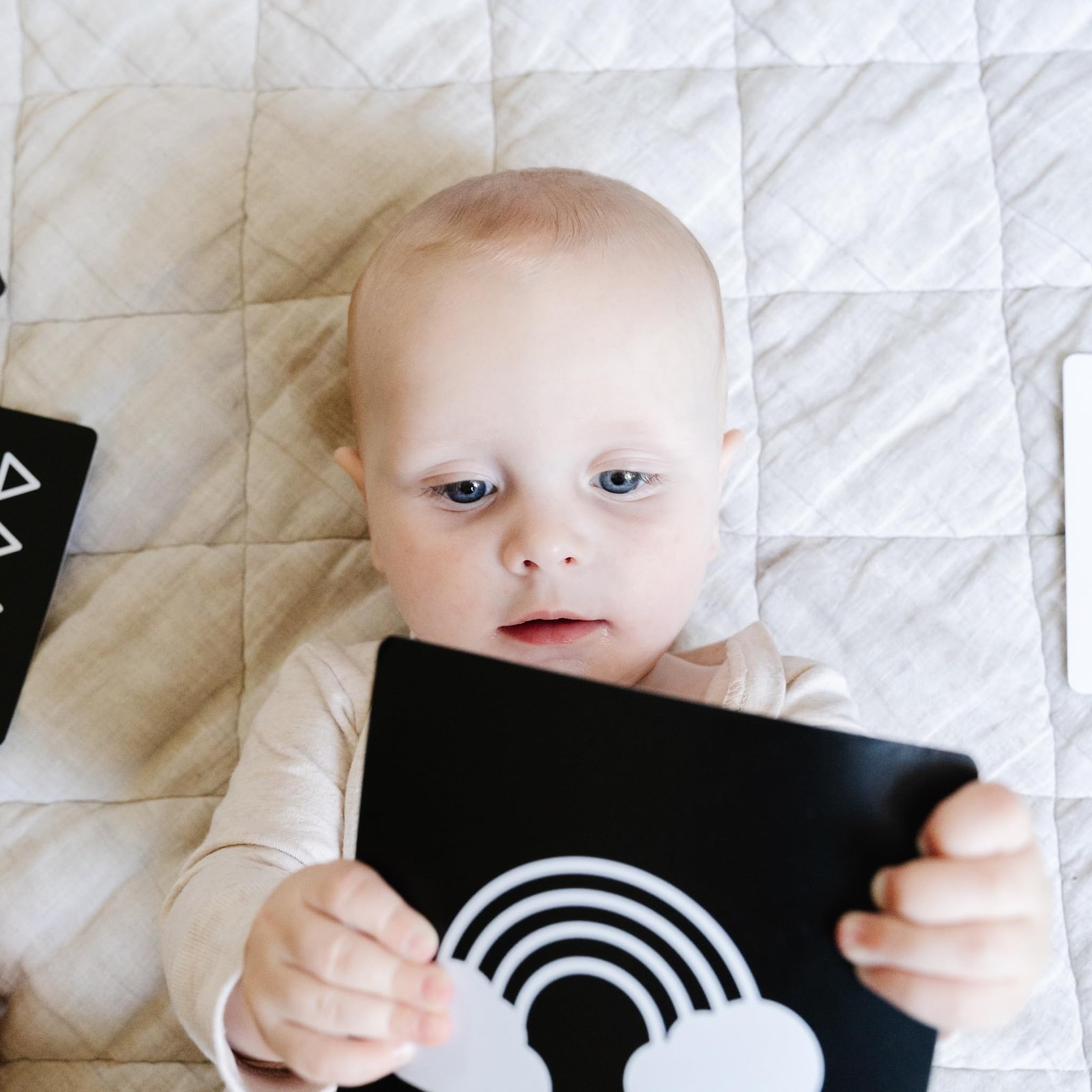 High Contrast Baby Visual Stimulation Cards – 50 Pictures for Newborn Activit…