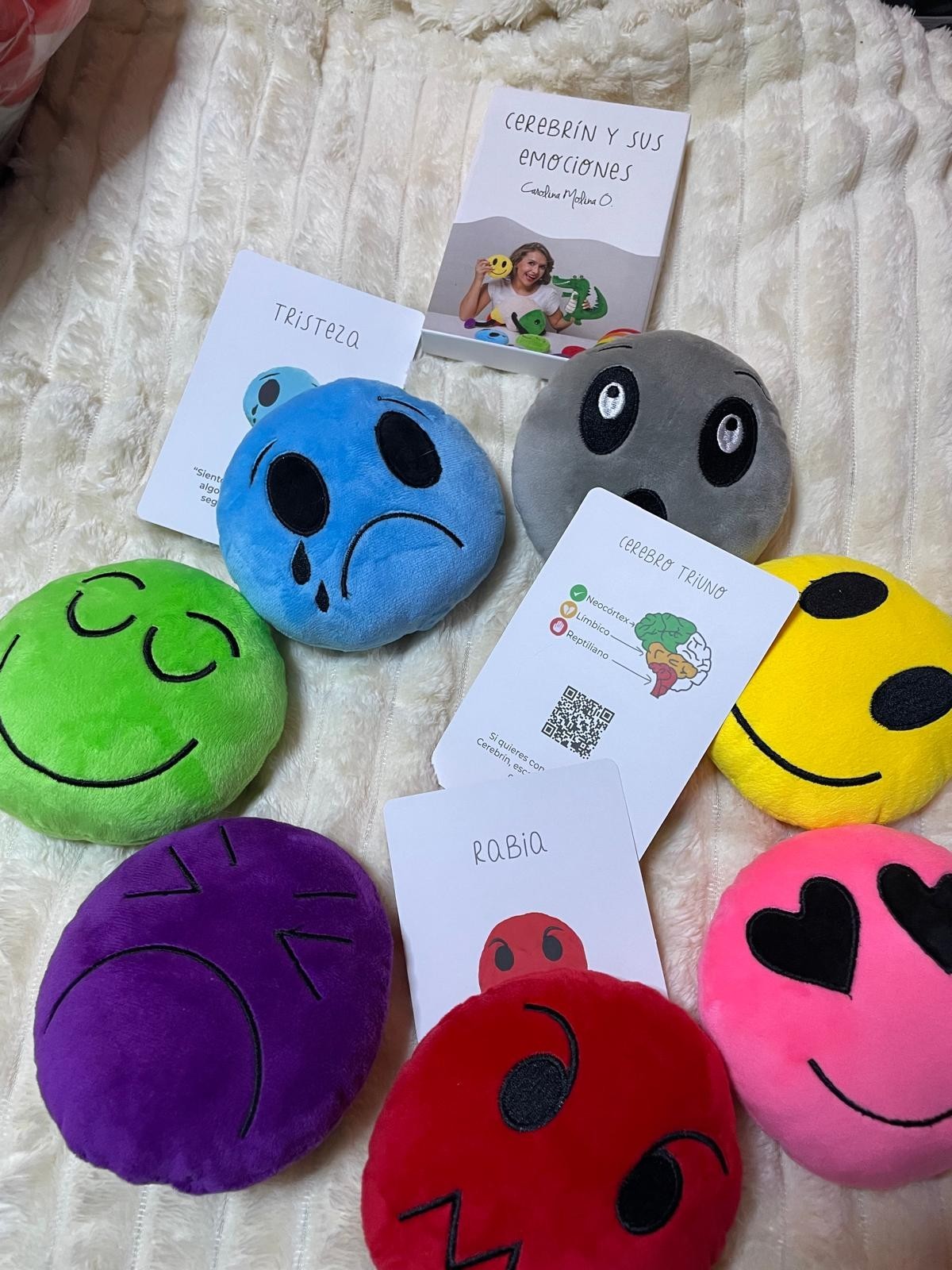 Carolina Molina Cocoguardian Plush Set + 7 Emotion Plush Faces + 20 Spanish Emot
