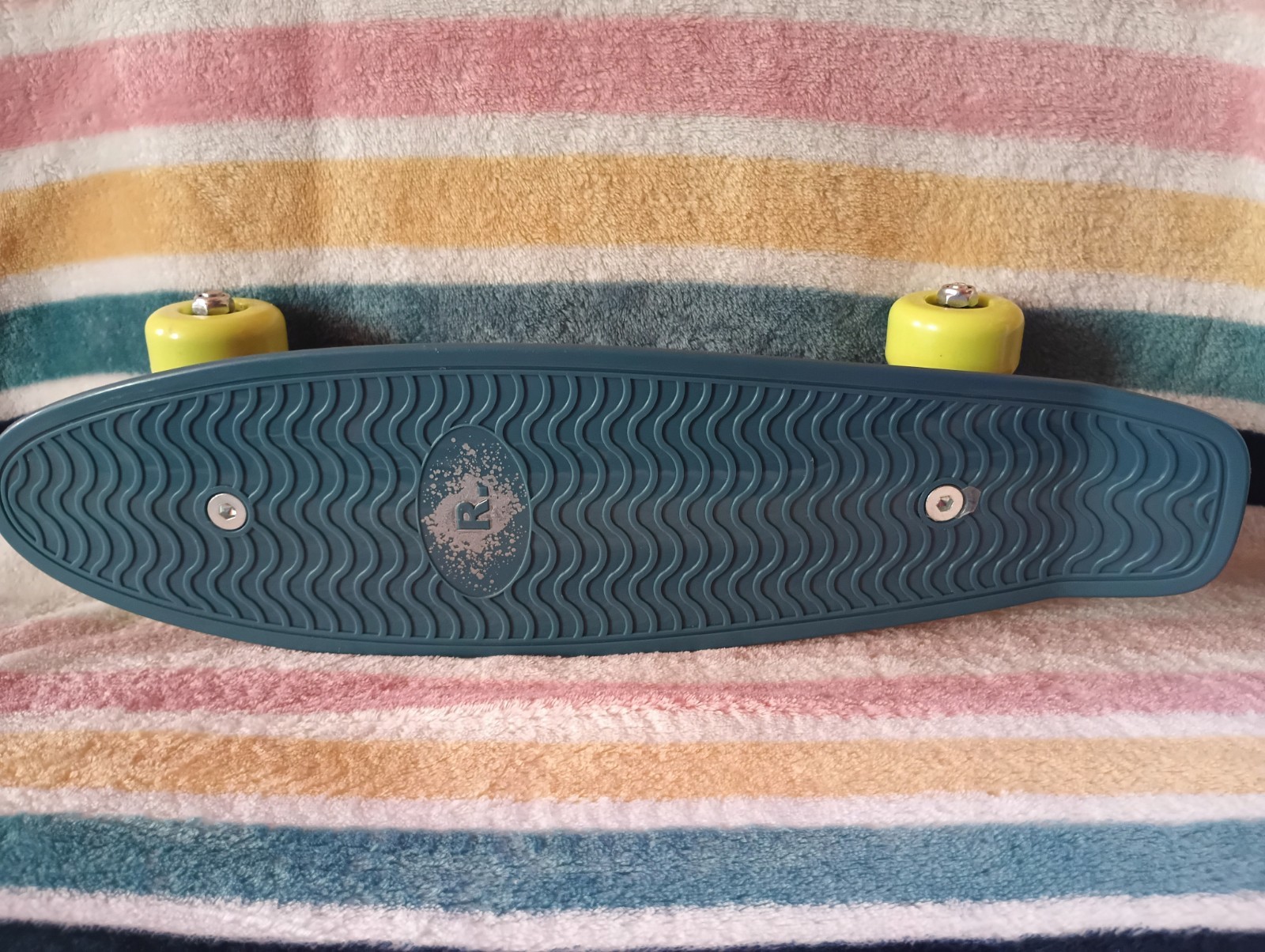 Mini Skateboard 17-Inch Rebel – Navy Blue with Green Wheels