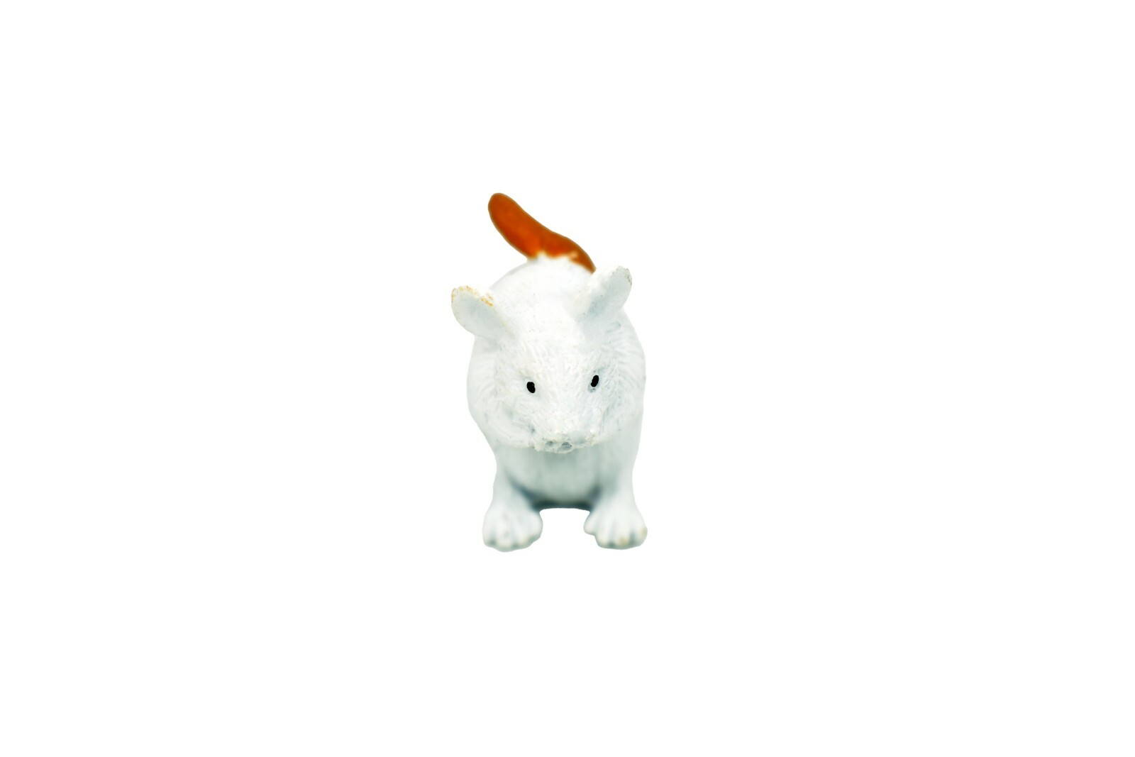 Mouse, White Sitting Plastic Replica 1 3/4IN long 1 1/2IN tall – F1674 B63