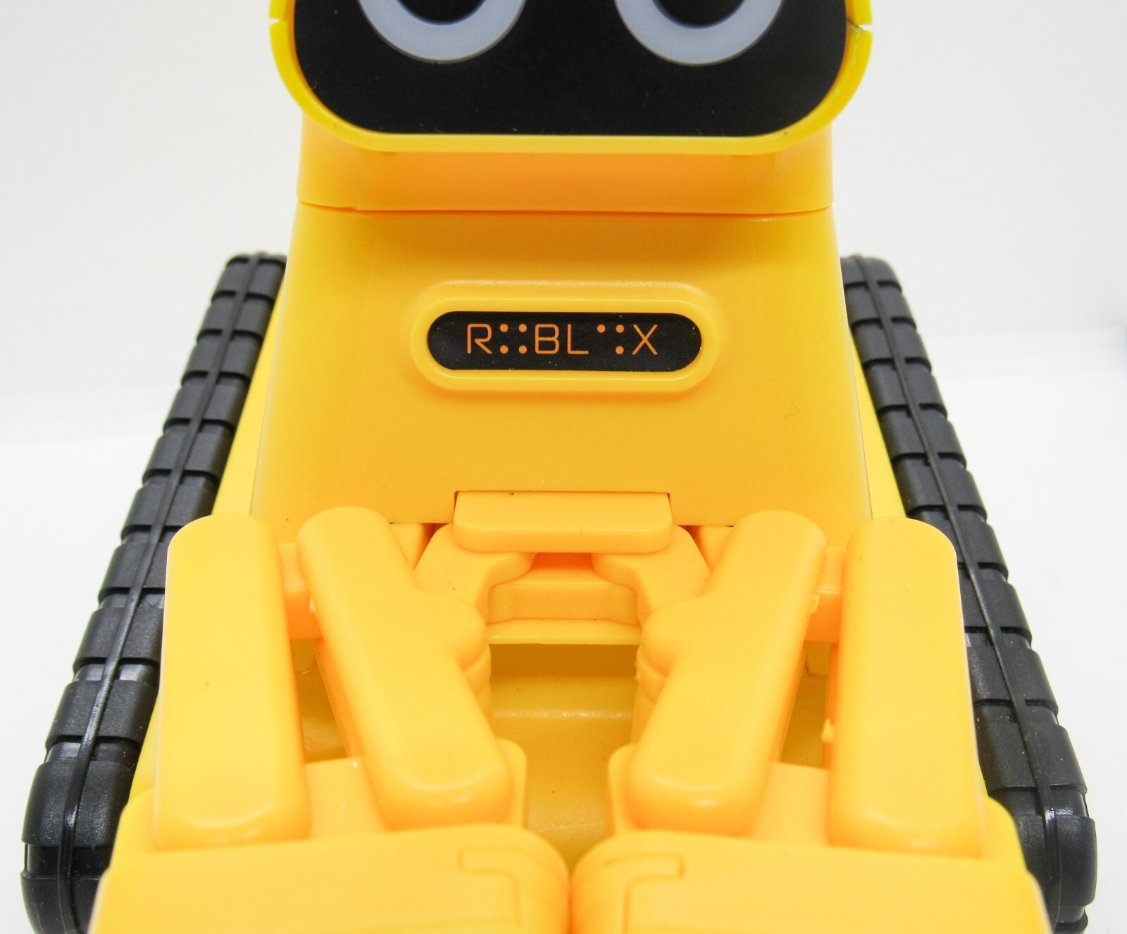 Fao Schwarz Toy RC Construction Gripper Bot – Roblox Robot