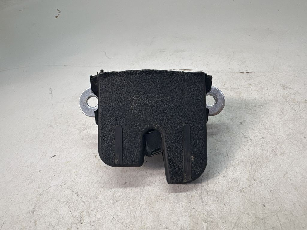 Volkswagen Golf VI 2010 Trunk Latch Lock 5M0827505E kW GENUINE UOA2979