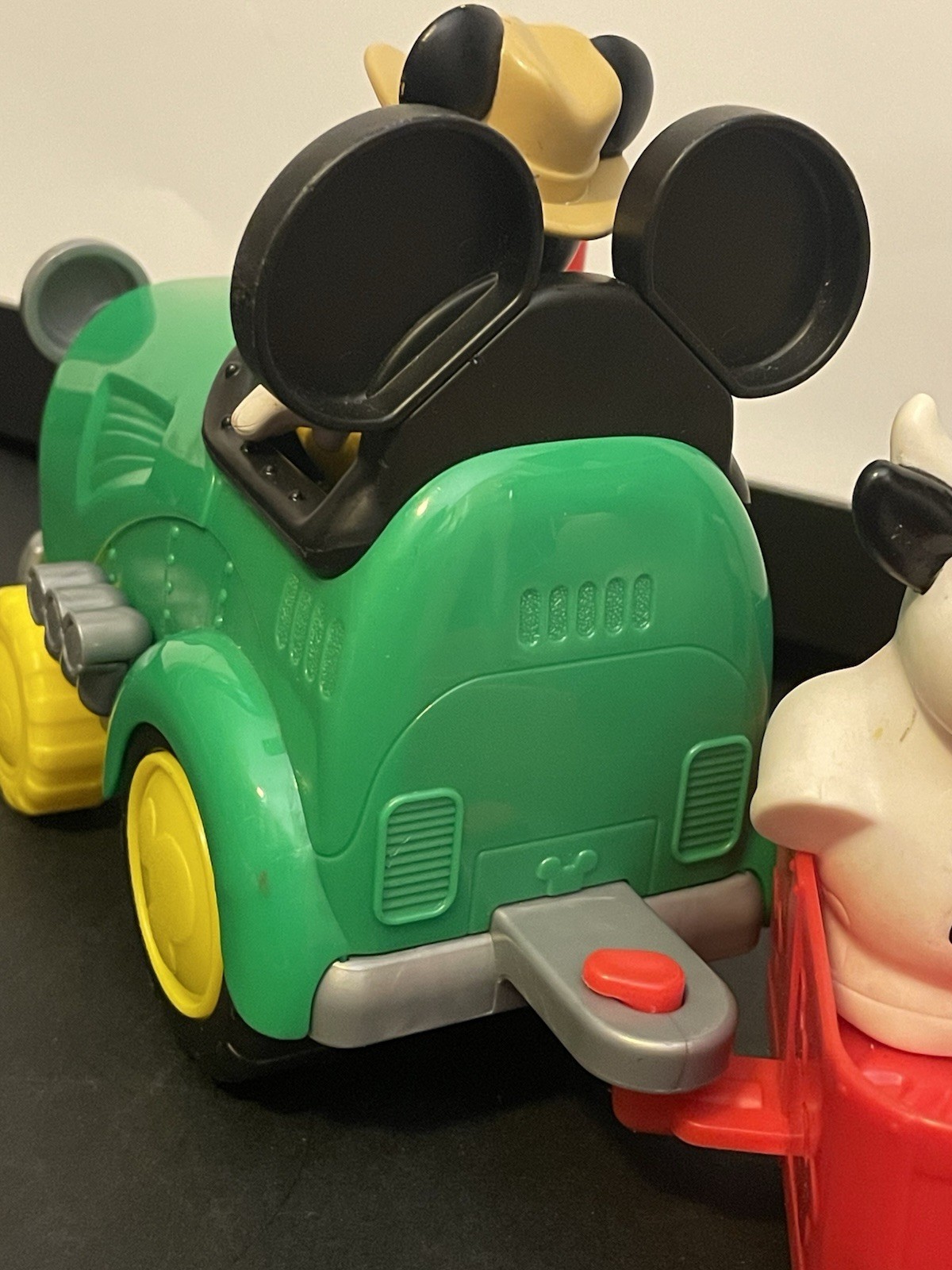 Disney Junior Mickey Mouse Barnyard Fun Tractor 3 Tomy Animals Mixed Set 3+ Fun