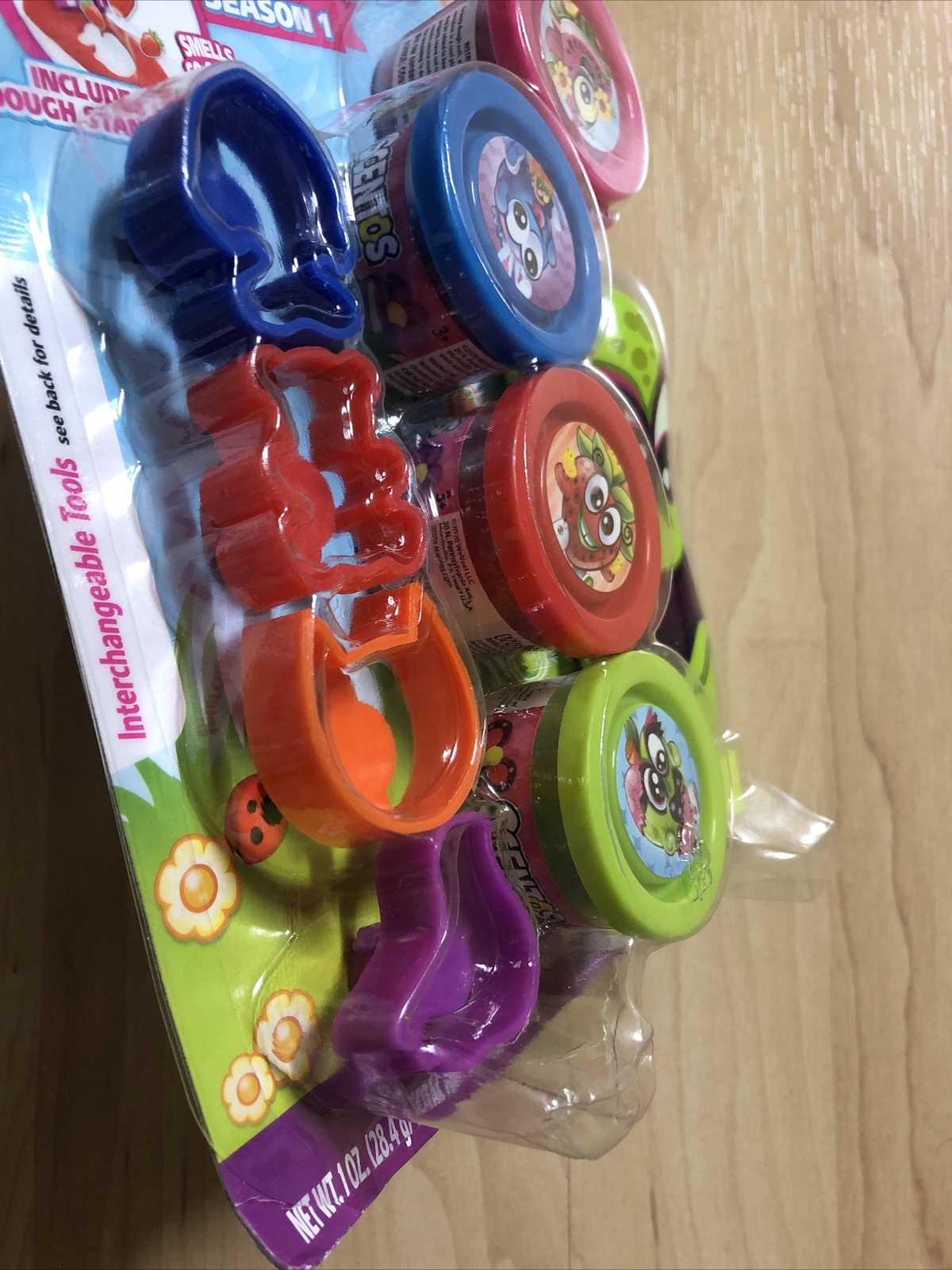 SCENTOS Scented Dough 10 Pieces Season 1, Ages 3+ with 5 Dough Stampers Fruit