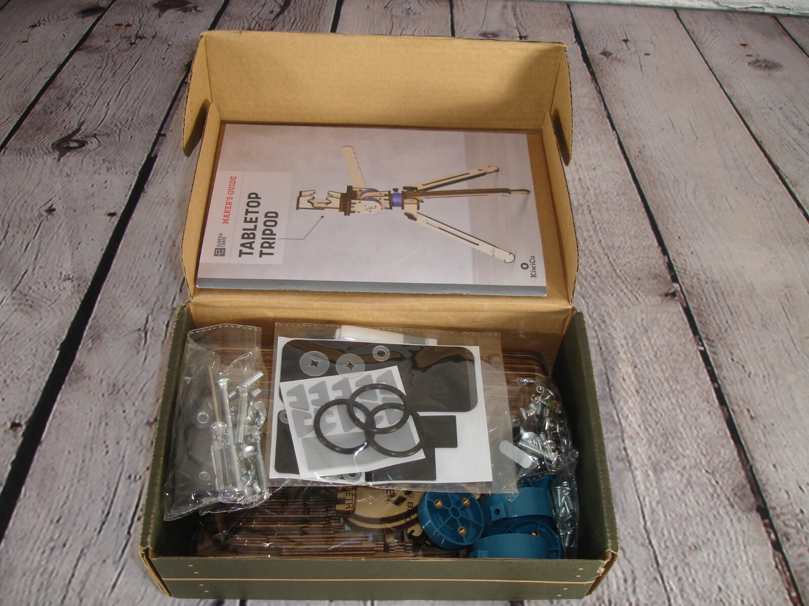NEW Eureka TABLETOP TRIPOD Cell Phone Photos BUILD MODEL KIT KiwiCo Homeschool