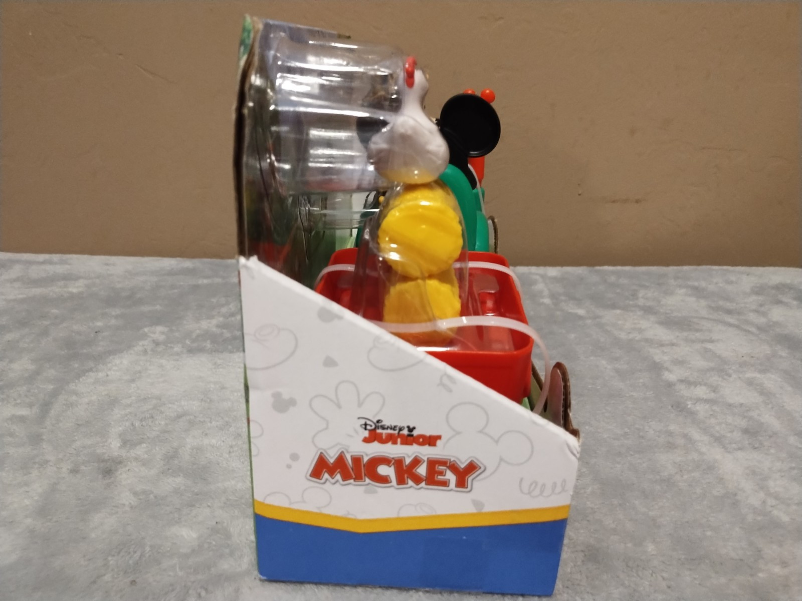 NEW Disney Junior Mickey Barnyard Fun Tractor