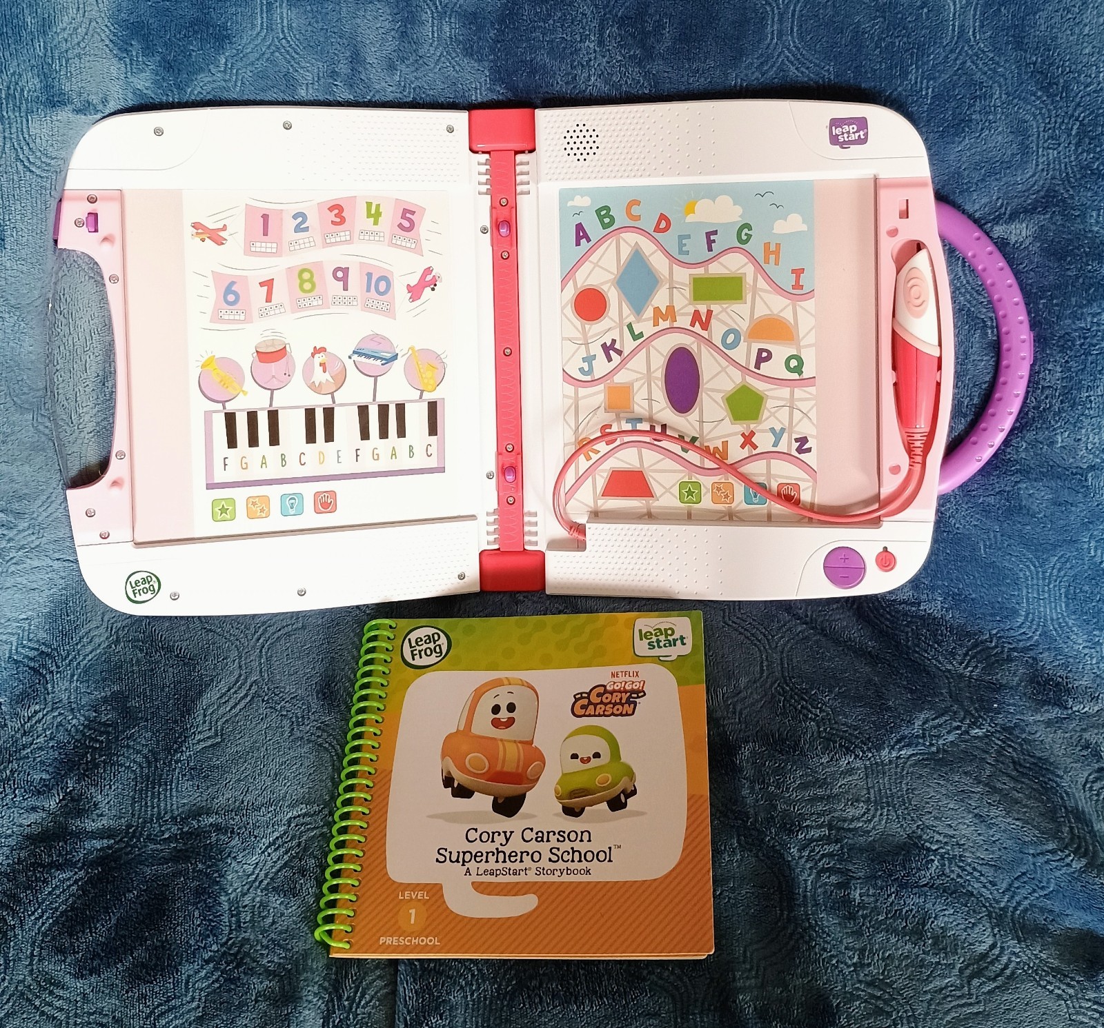 2 LeapFrog LeapStart Interactive Learning Systems with 4 books- working