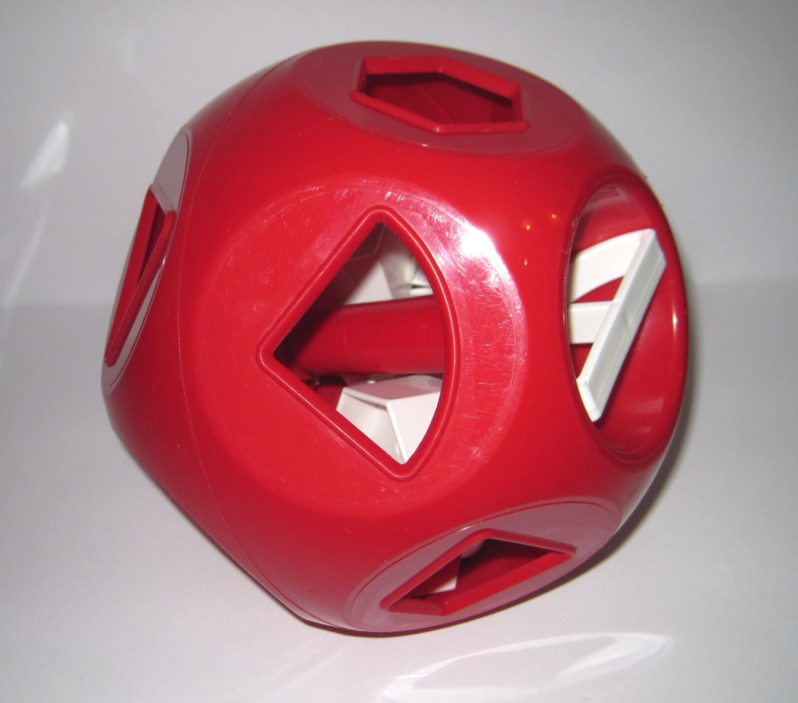 Tupperware Tupper Toys Form Fitter Shape Sorter Ball RED & WHITE