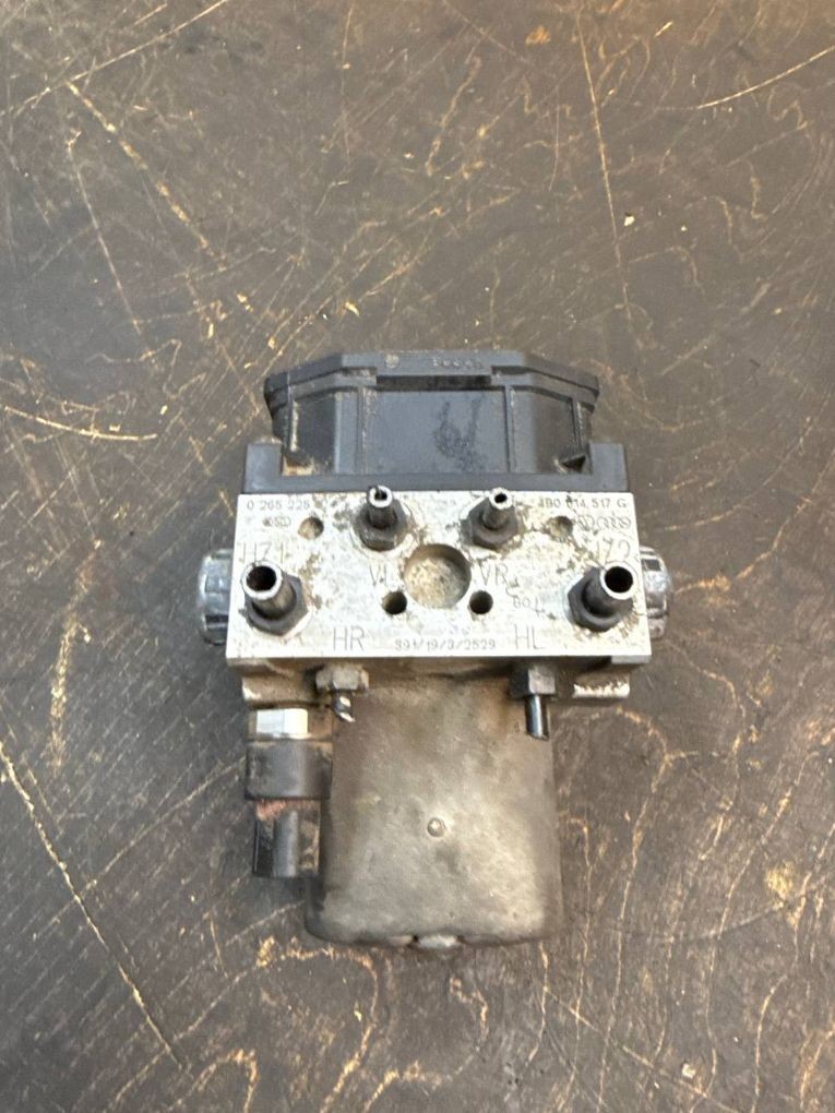 AUDI A6 / A6 ALLROAD (C5) KV1557464 ABS hydraulic unit / pump 4B0614517G