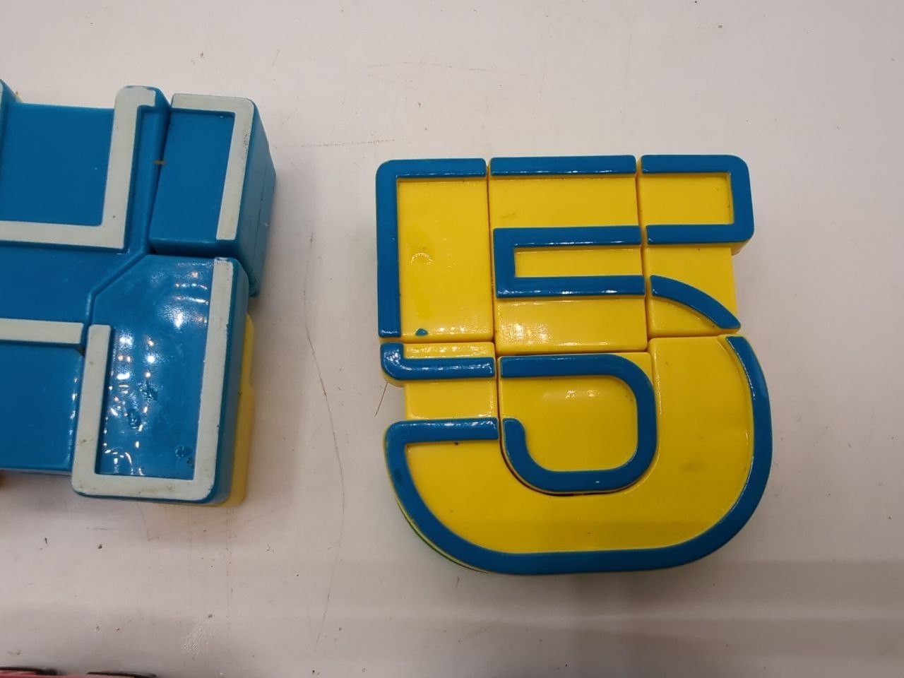 Lakeshore Learning Numberbots Transforming Numbers Lot of 6 – LV57-3