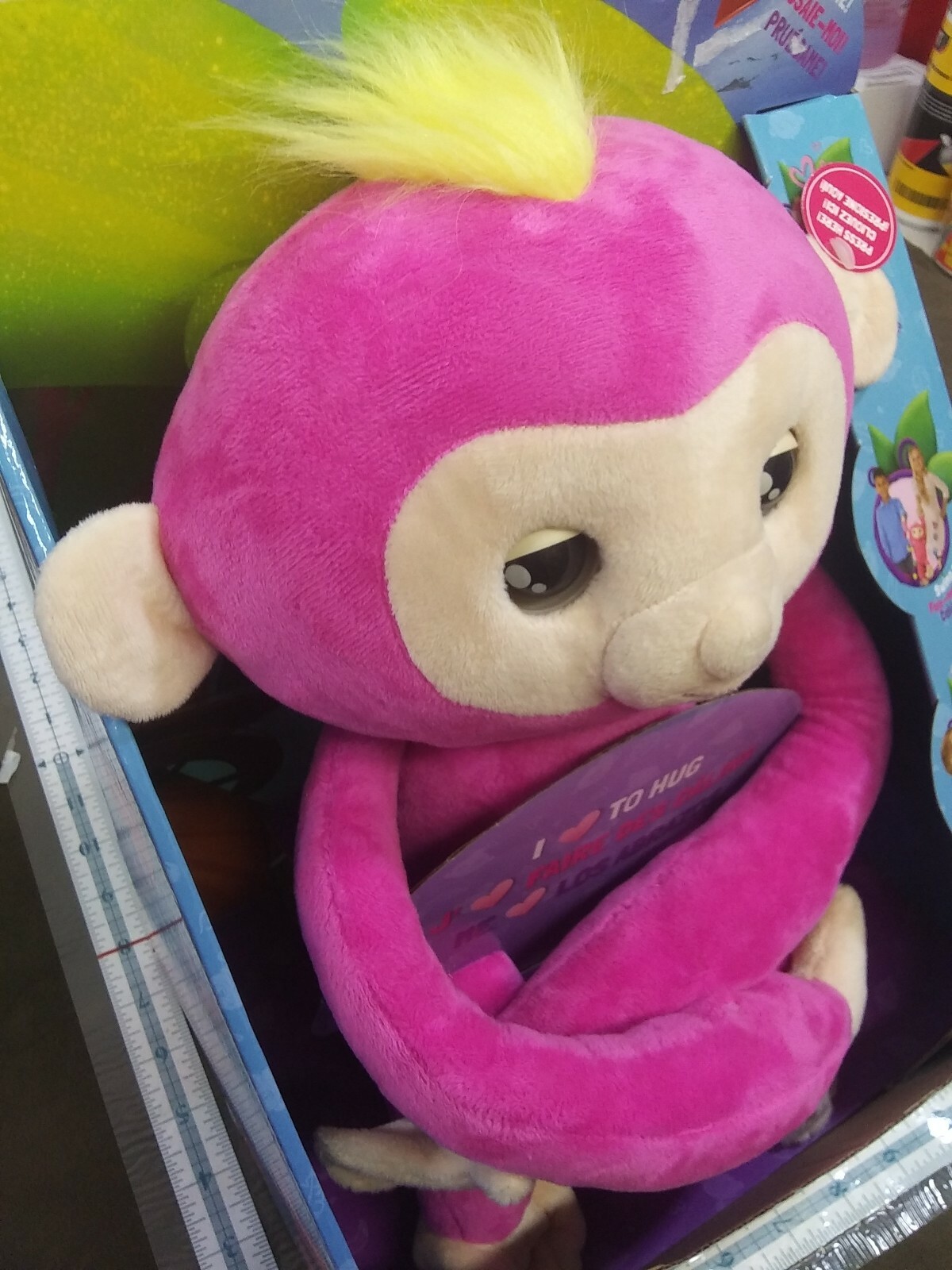I love to hug monkey Fingerlings Hugs Bella interactive makes 40+ sounds