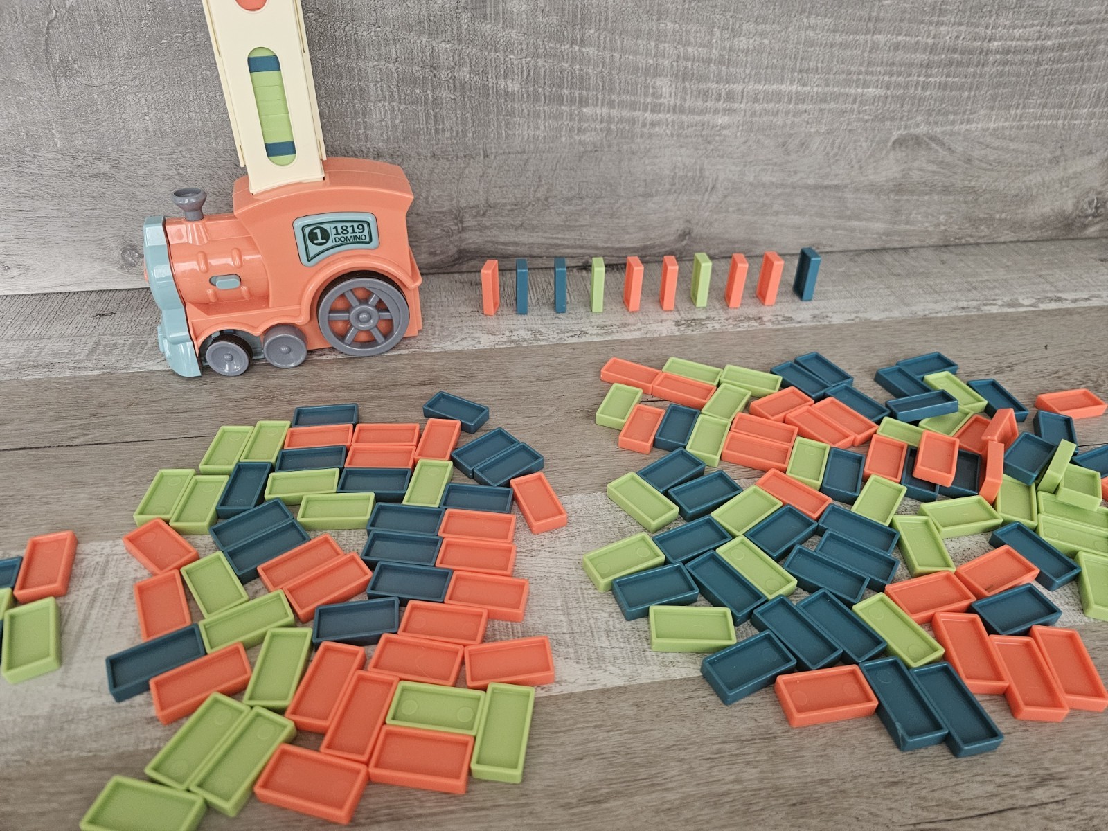 Electric Domino Train Laying Dominoes Brick Blocks Toy 180 Pieces WORKS