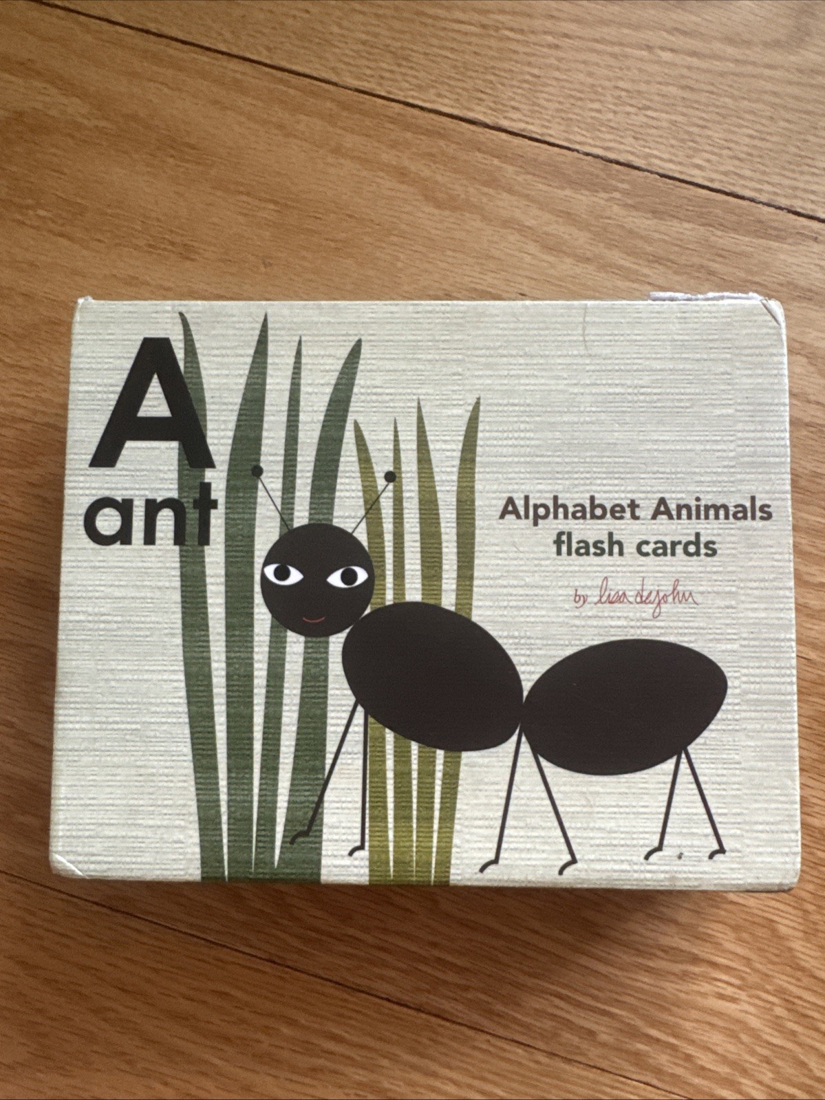 Alphabet Animals Flash Cards – Lisa Dejohn – Sturdy Board Print -Chronicle Books