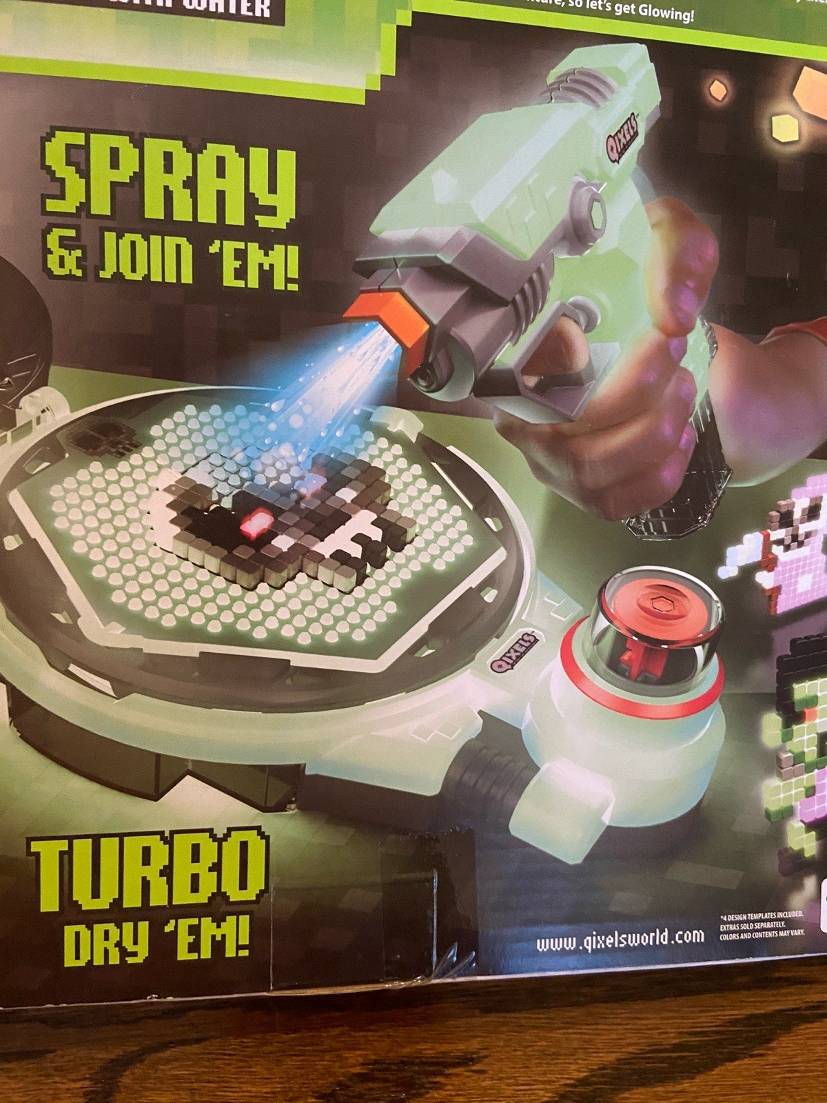 QIXELS Fuse ‘N Dry Combo Pack Includes 1000 Cubes GLOW In The Dark Toy Halloween