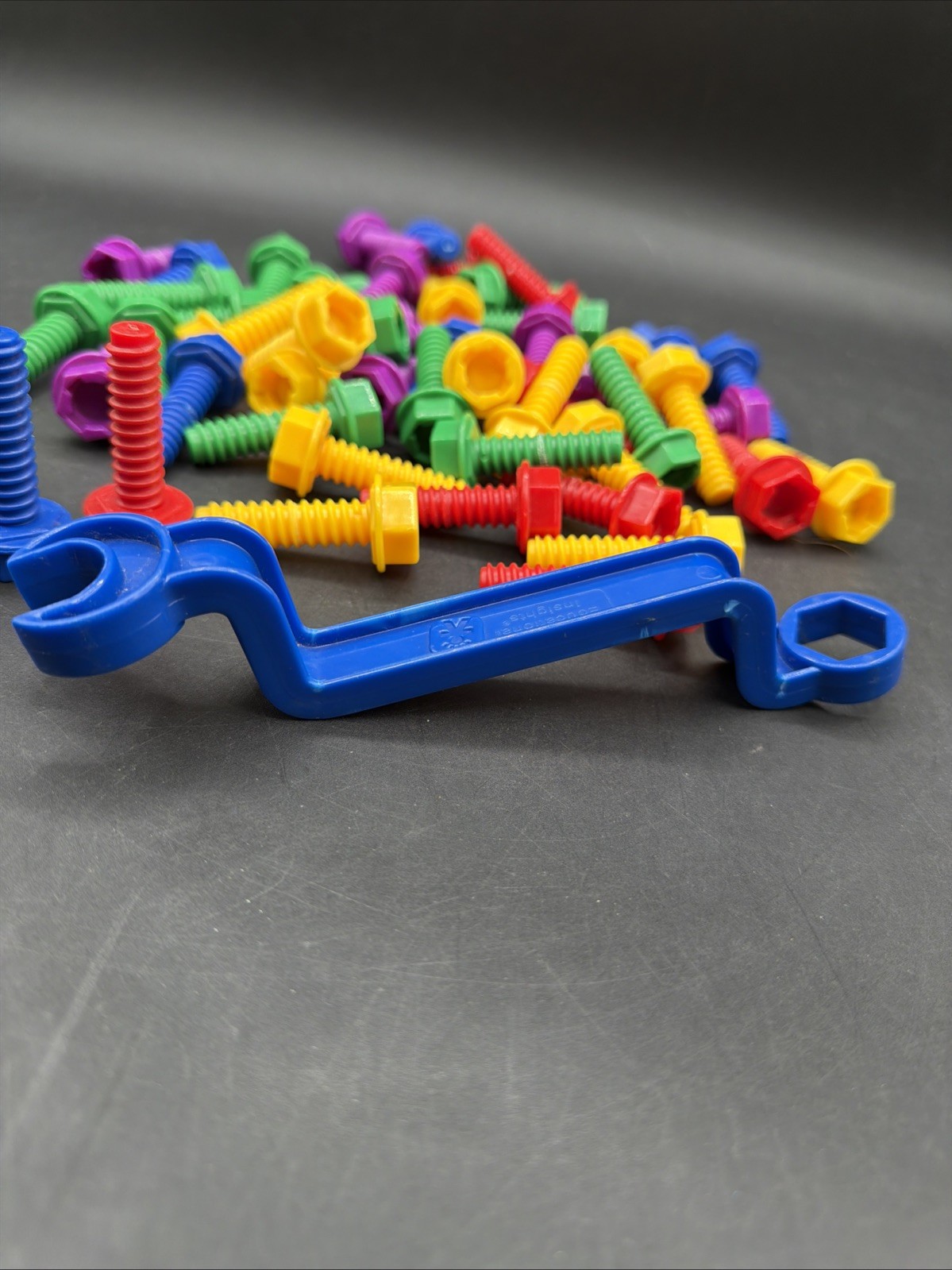 Educational Insights Design & Drill Activity Center 52 Screws & Wrench