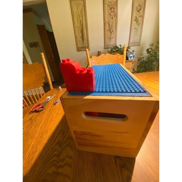Wooden Toy Box wi. Abacus on 1 Side