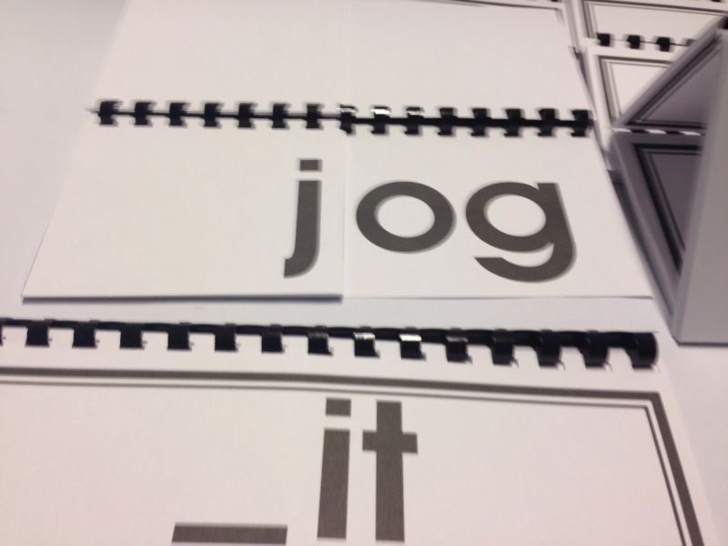Word Family Flip Books – Set of 12 – Kit One