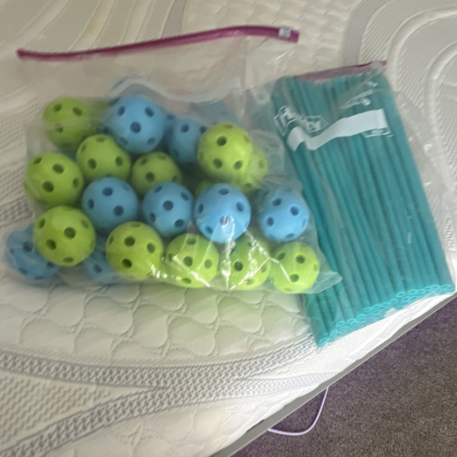 Blue & Green Plastic Connecting Balls with Teal Straws Building Set