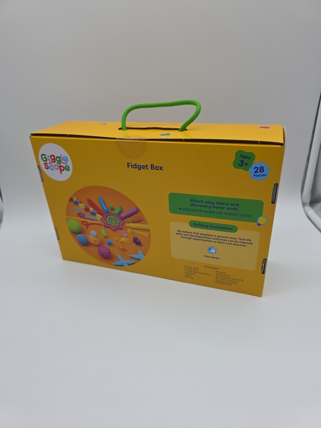 GIGGLE SCAPE FIDGET BOX STRETCH , TWIST , SQUEEZE 28 PIECES 3+